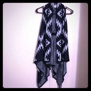 Sleeveless tunic
